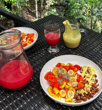 Food and drinks table at The Sanctuary Costa Rica