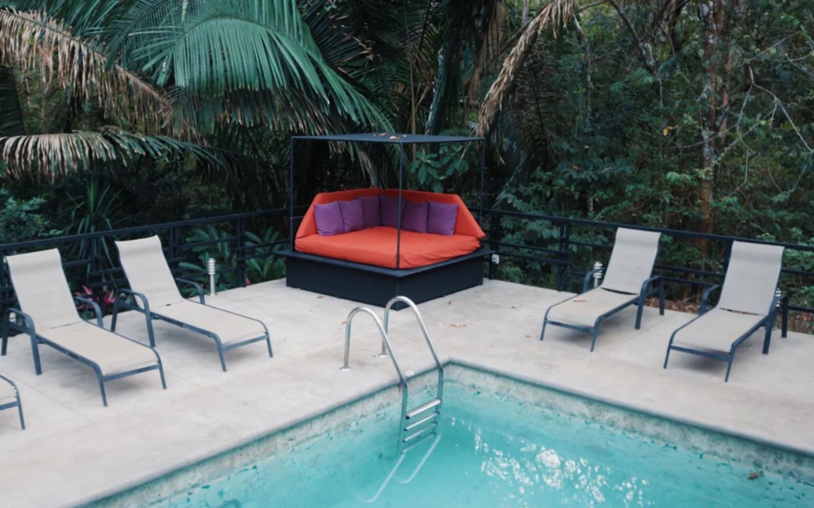 Costa Rica Retreat Center - The Sanctuary - Lounge in the Pool